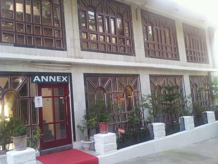 דרמסאלה Annex Hotel מראה חיצוני תמונה